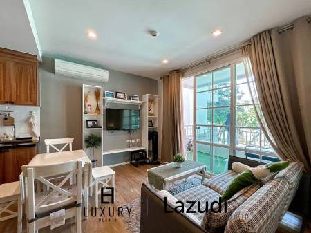 Autumn : 1 Bedroom Condo with Pool View