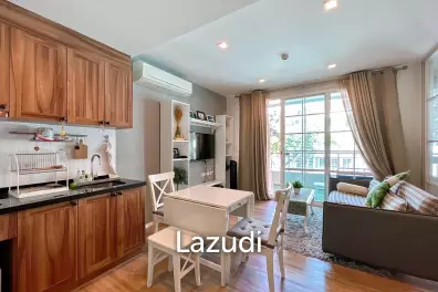 Autumn : 1 Bedroom Condo with Pool View