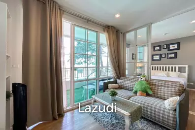 Autumn : 1 Bedroom Condo with Pool View