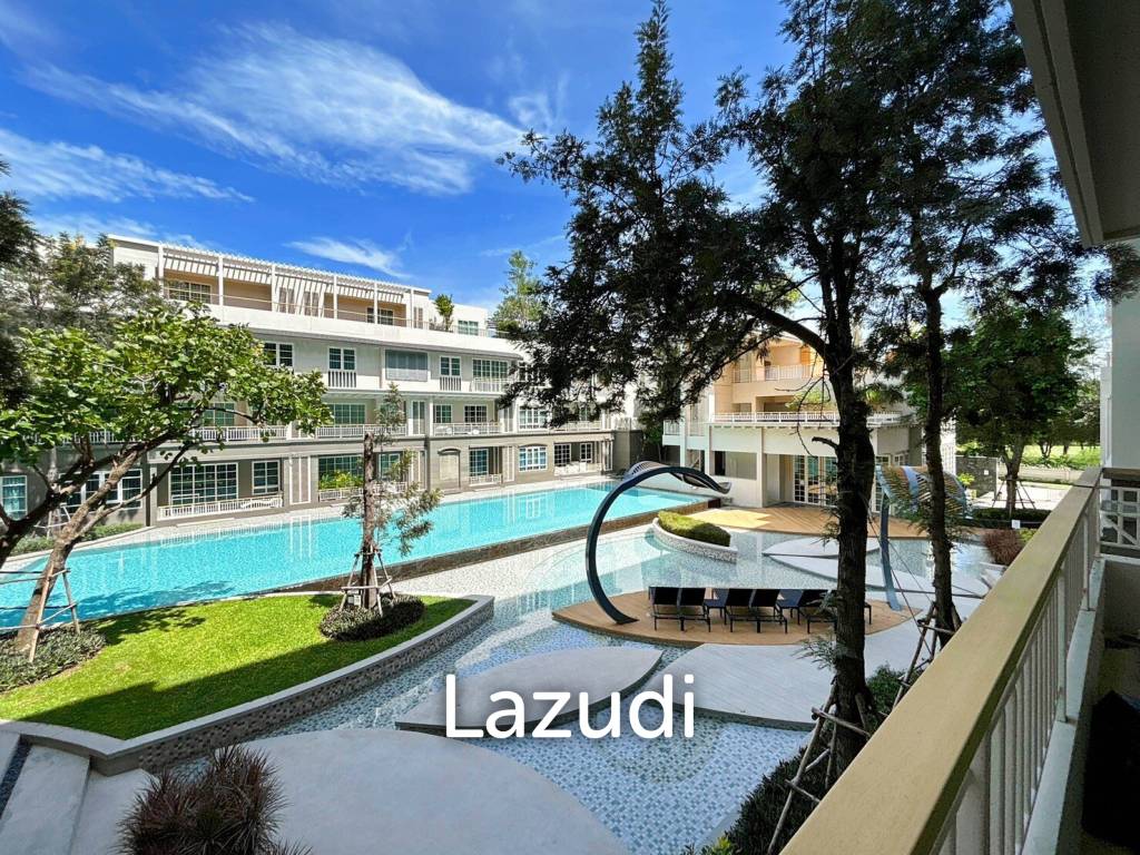 Autumn : 1 Bedroom Condo with Pool View