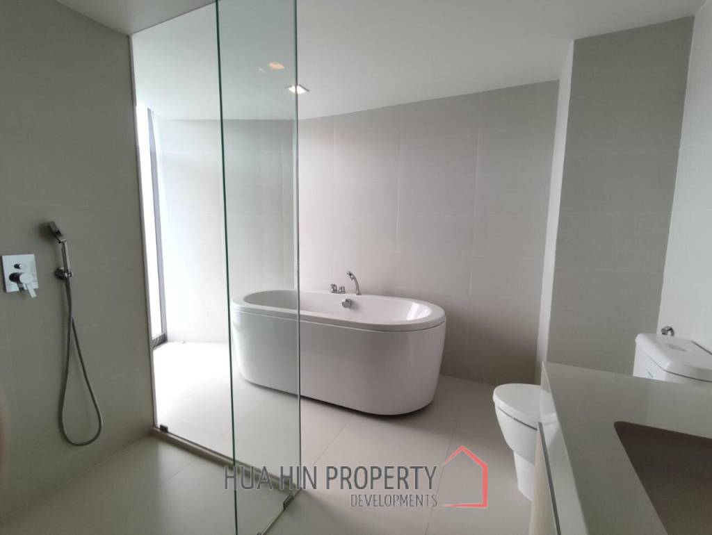 The Sanctuary Hua Hin: 2 Bedroom Gollf Course And Sea View Condo