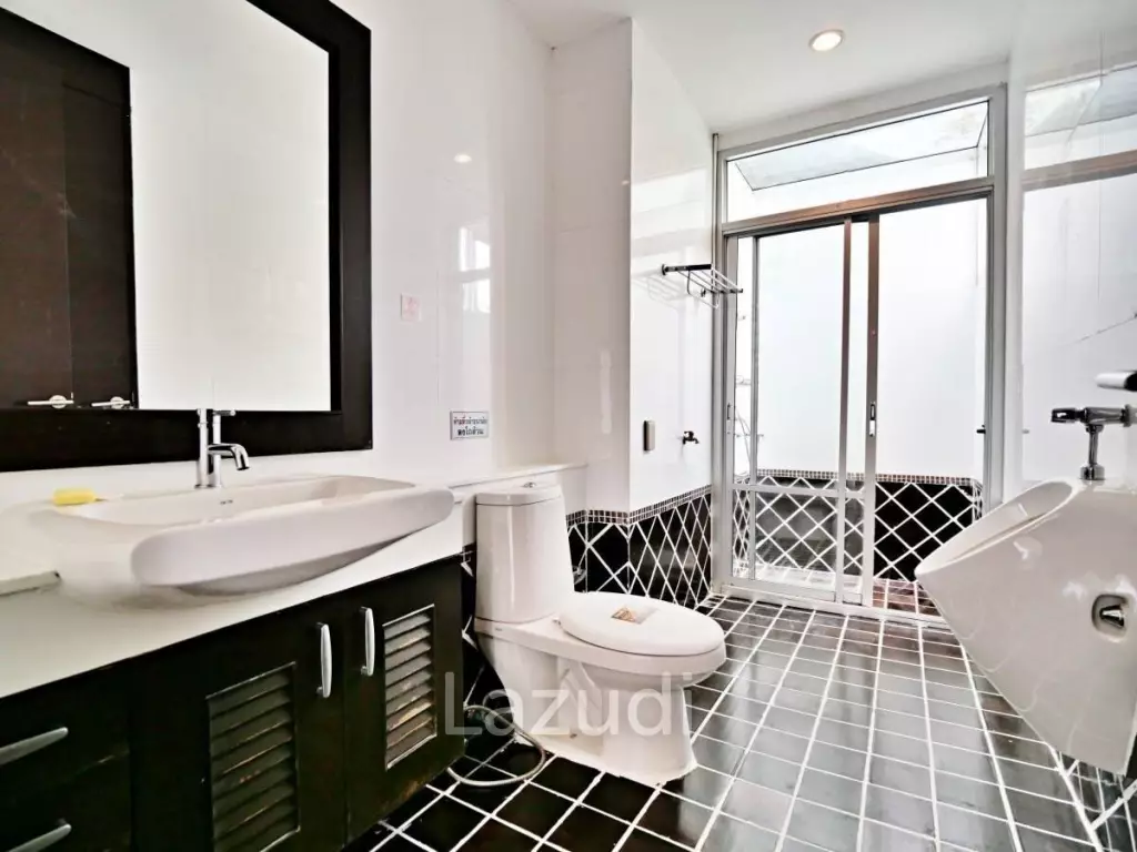 4 Beds 3Baths 315 SQ.M Nagawari Village
