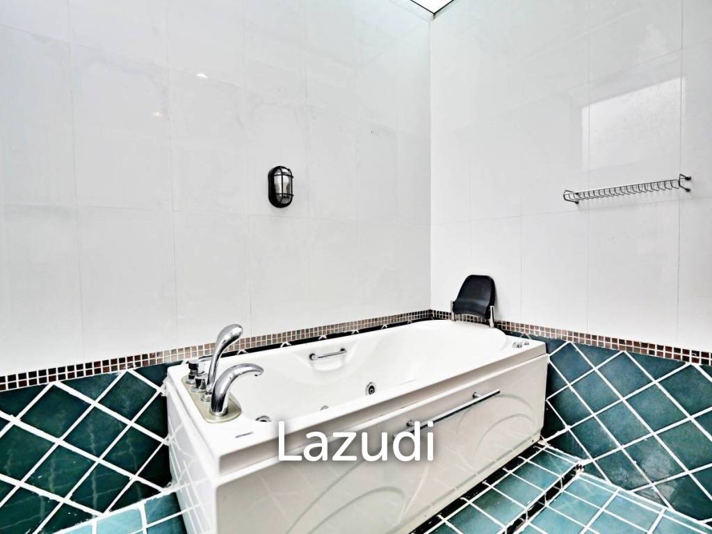 4 Beds 3Baths 315 SQ.M Nagawari Village