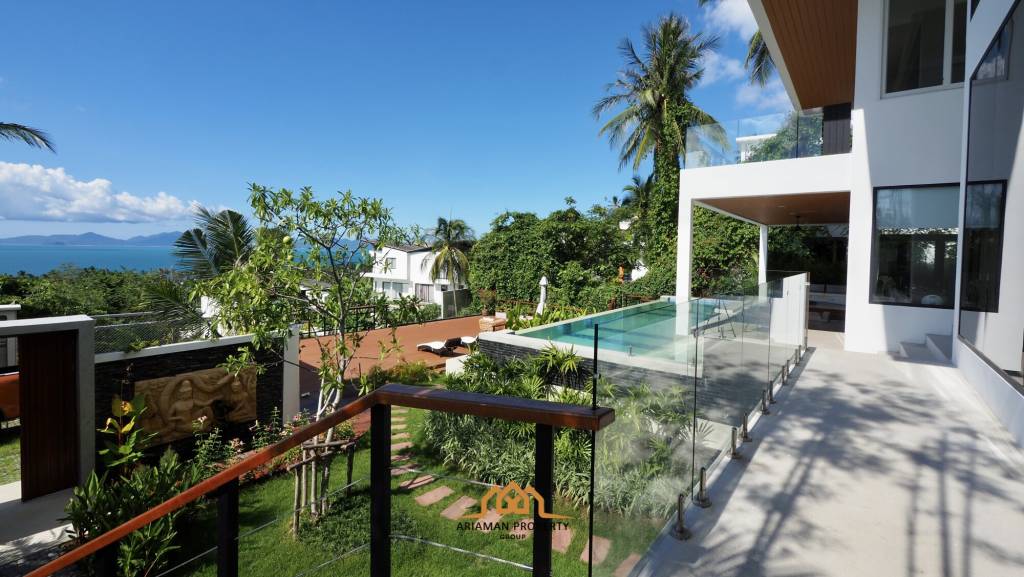 Sea View 4-Bed Villa in Bang Por