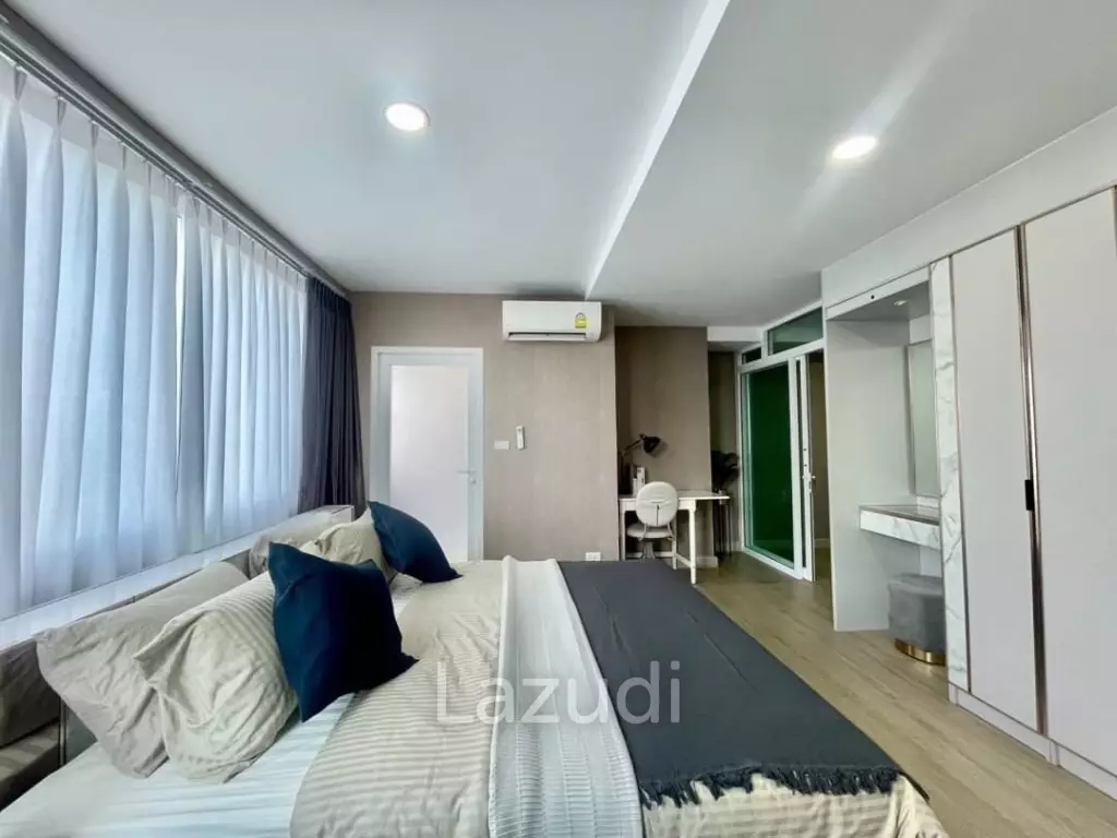 1 Bed 1 Bath  50 SQ.M Grand View Condo