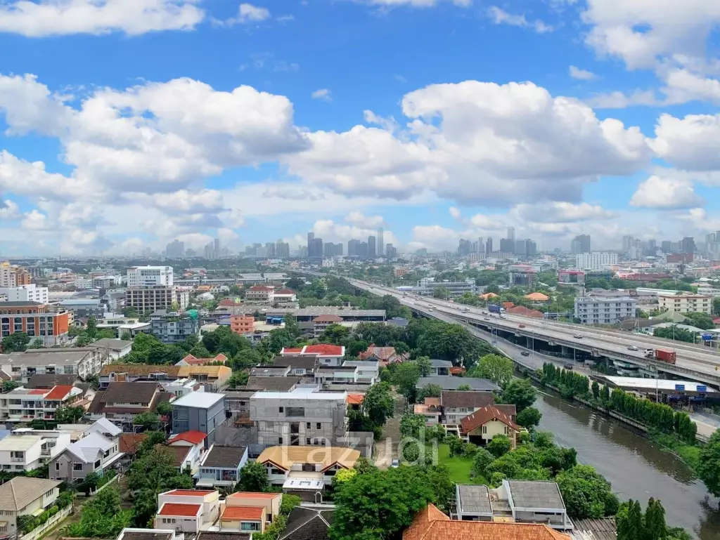 2 Bed 1 Bath 53 SQ.M Metris Pattanakarn-Ekkamai