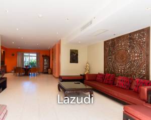 BLUE LAGOON : 2 Bed condo Pool Access