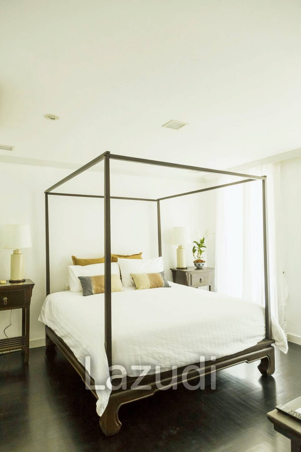 3 Bed 4 Bath 350 SQ.M Townhouse Soi Ruam Rudee