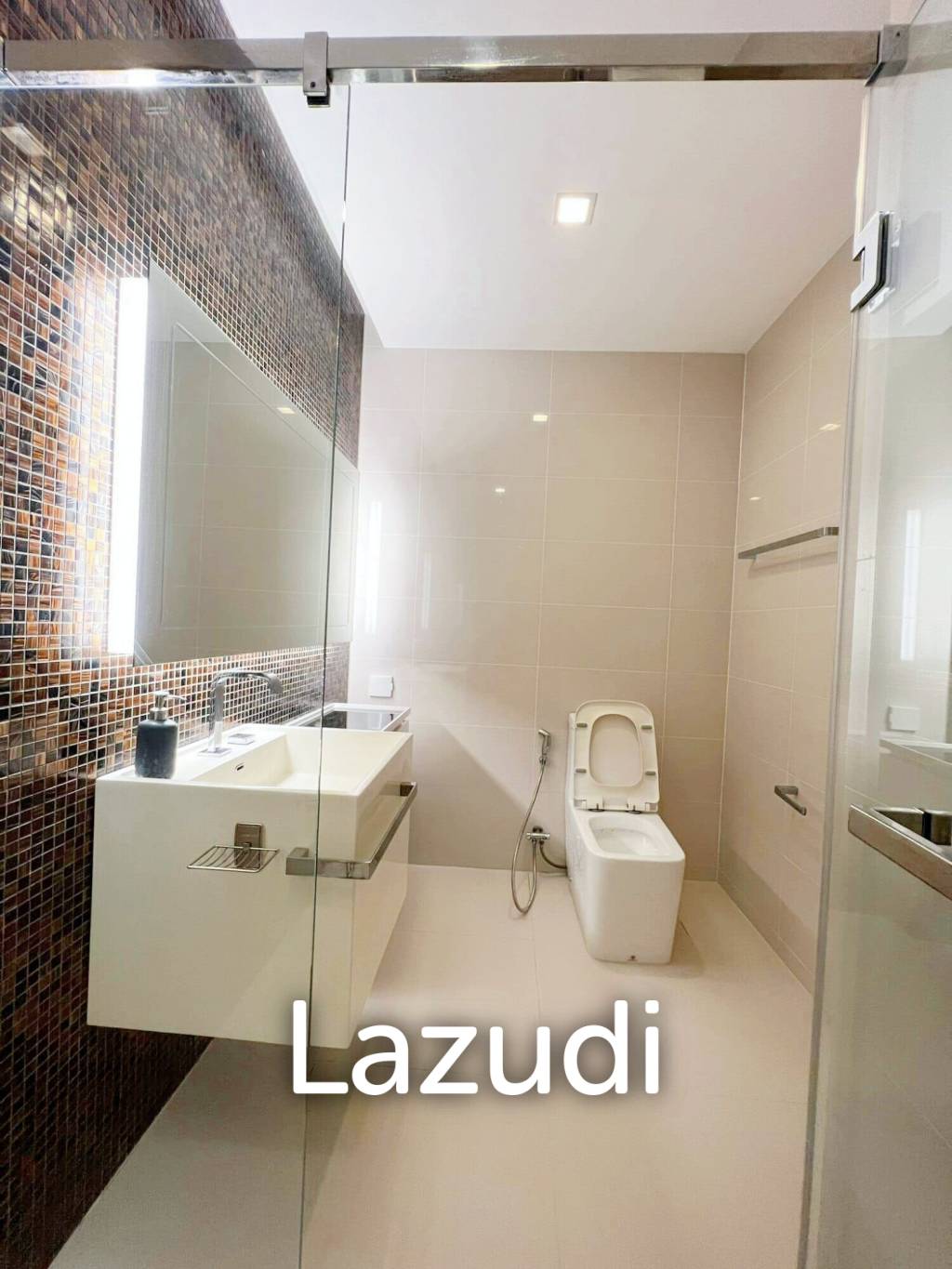 2 Bed 2 Bath 86 SQ.M at 333 Riverside