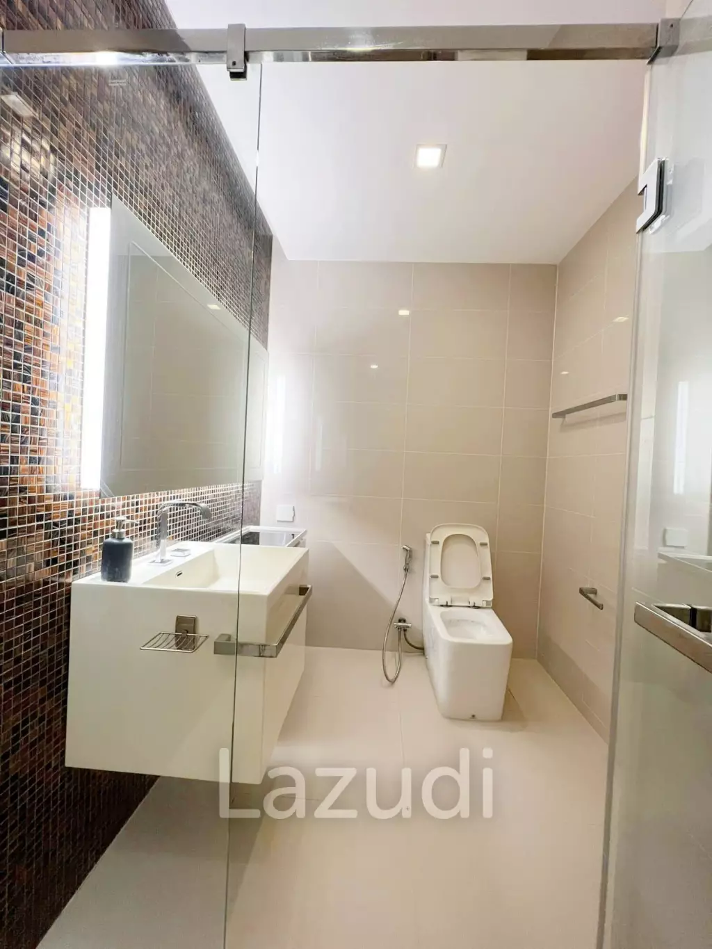 2 Bed 2 Bath 86 SQ.M at 333 Riverside