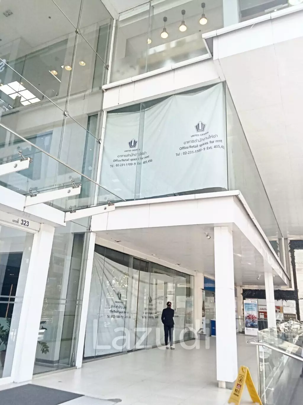 Retail space for rent in Silom