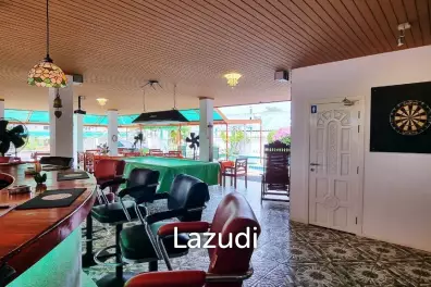 Bar Restaurant and House in Bang Saray