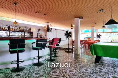 Bar Restaurant and House in Bang Saray
