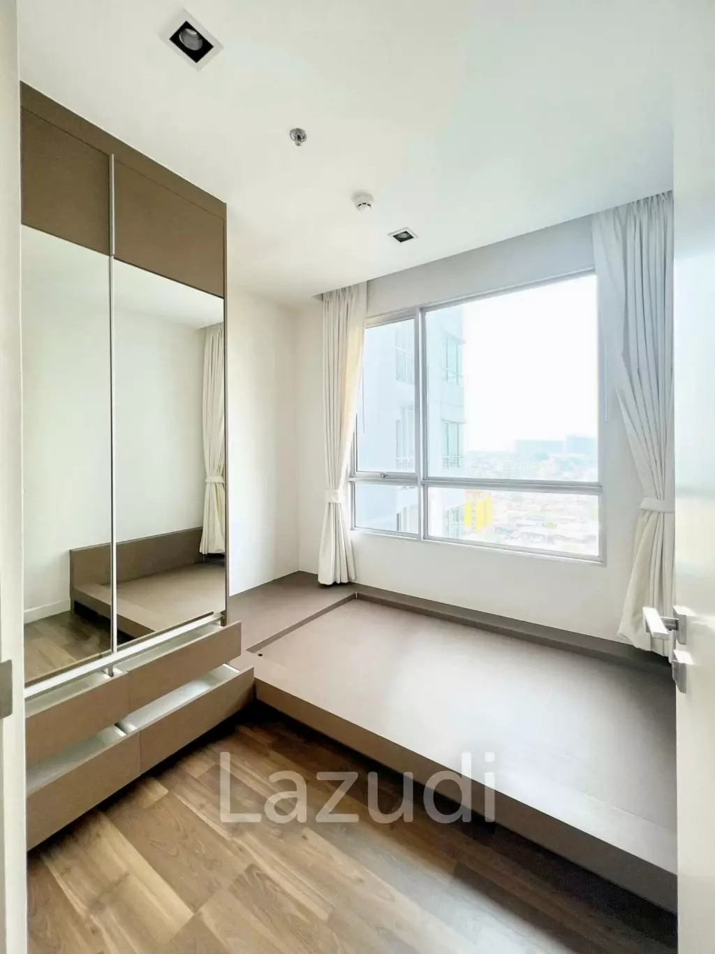 2 Bed 2 Bath 68 SQ.M The Room Sathorn-Taksin