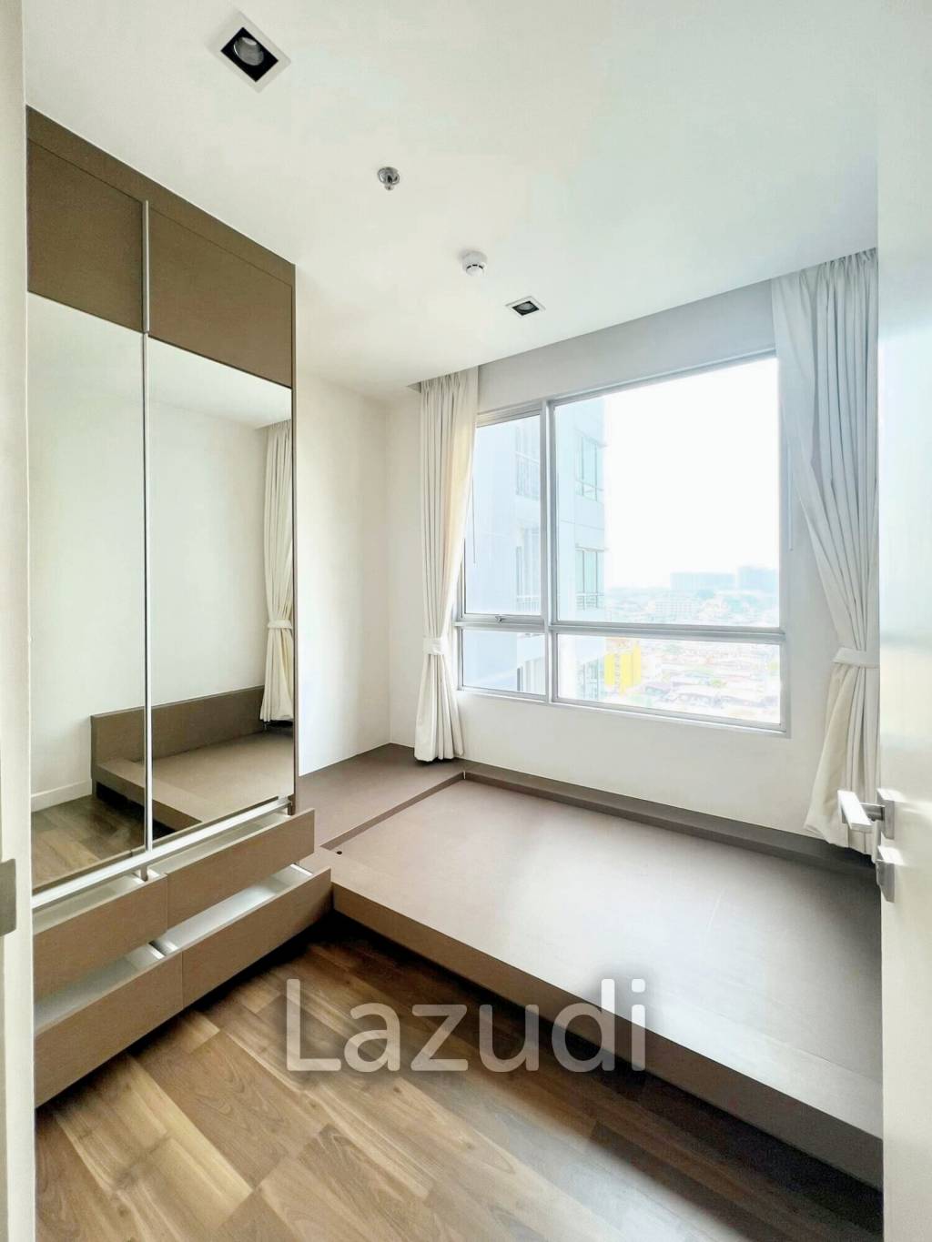 2 Bed 2 Bath 68 SQ.M The Room Sathorn-Taksin