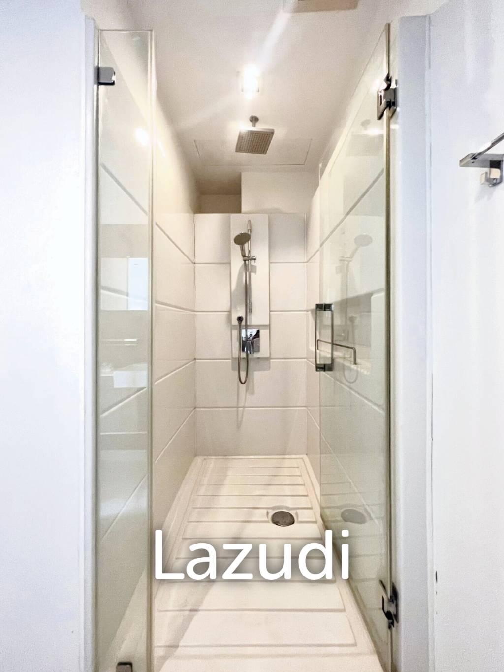 2 Bed 2 Bath 68 SQ.M The Room Sathorn-Taksin
