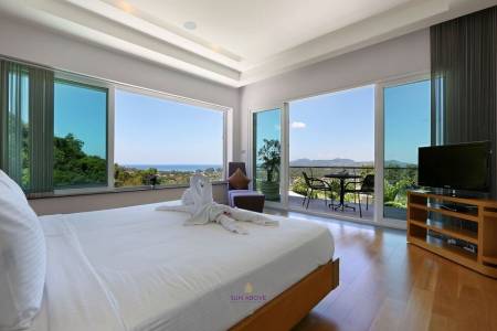 8 beds Seaview Pool Villa in the Bangtao for Sale