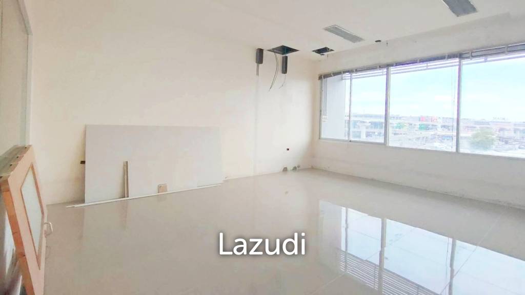 Office space for rent in Srinakarin