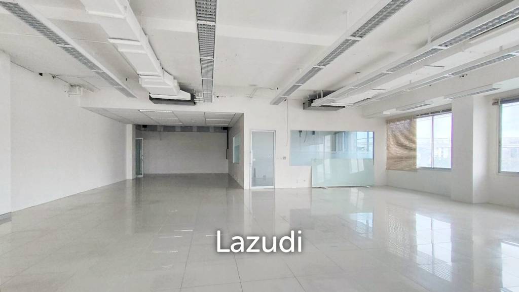 Office space for rent in Srinakarin