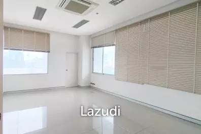 Office space for rent in Srinakarin