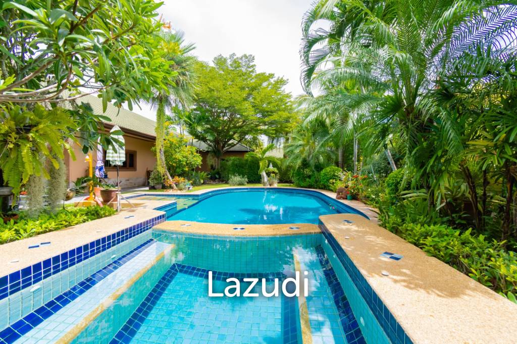 1,100 Sqm 4 Bed 4 Bath Villa For Sale