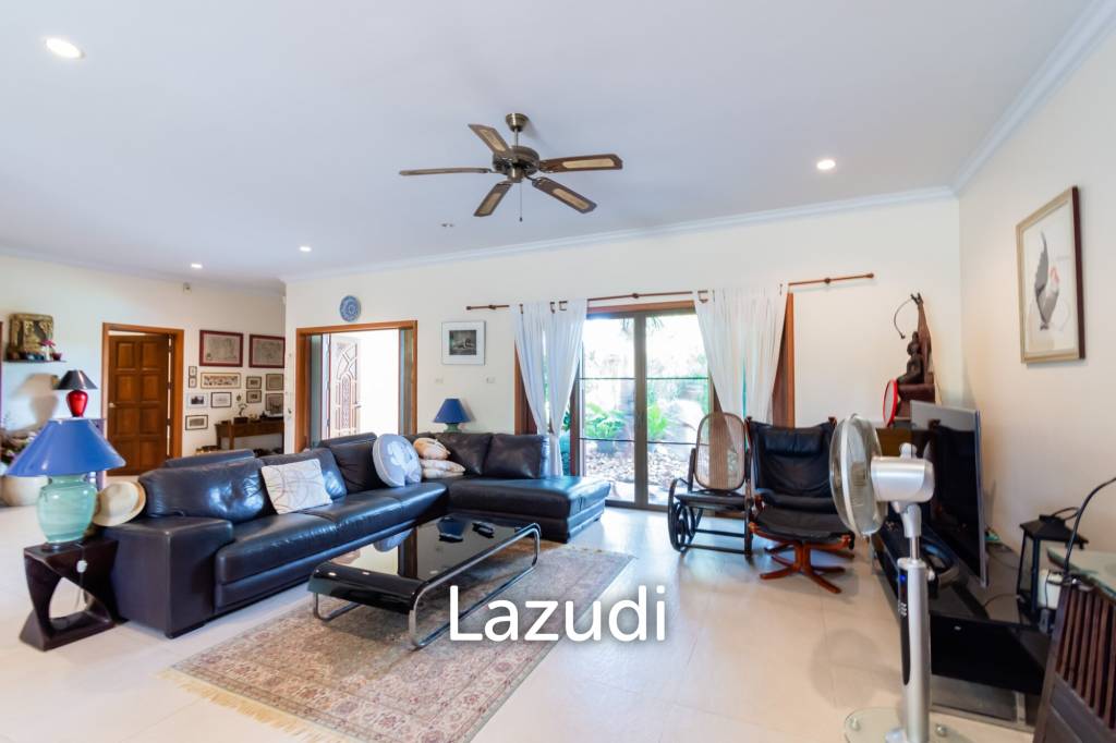 1,100 Sqm 4 Bed 4 Bath Villa For Sale