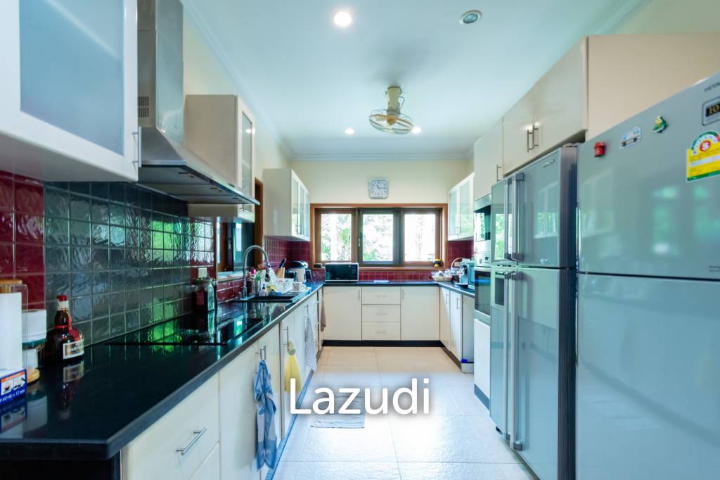 1,100 Sqm 4 Bed 4 Bath Villa For Sale