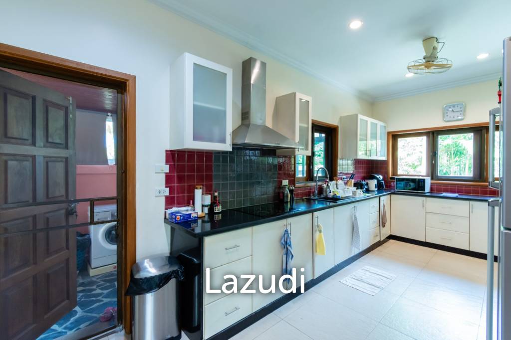 1,100 Sqm 4 Bed 4 Bath Villa For Sale