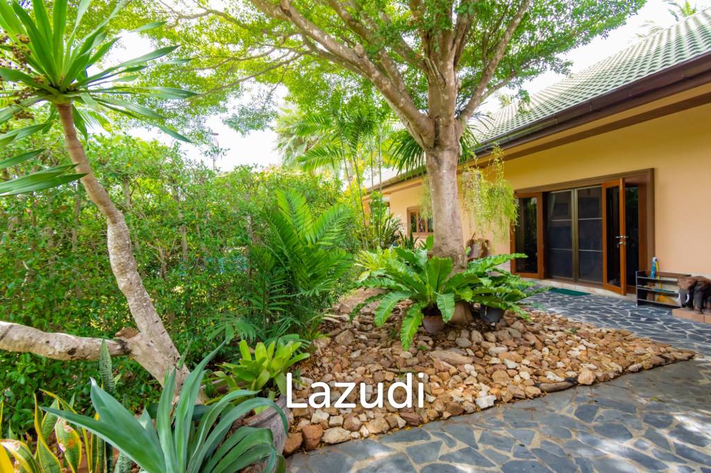 1,100 Sqm 4 Bed 4 Bath Villa For Sale