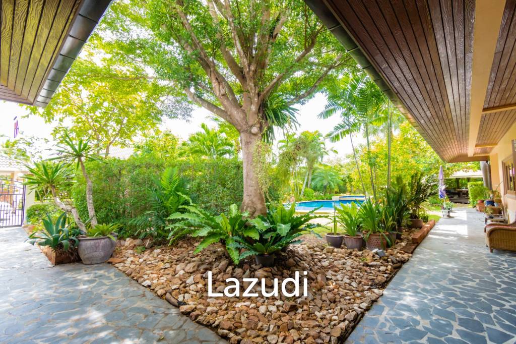 1,100 Sqm 4 Bed 4 Bath Villa For Sale