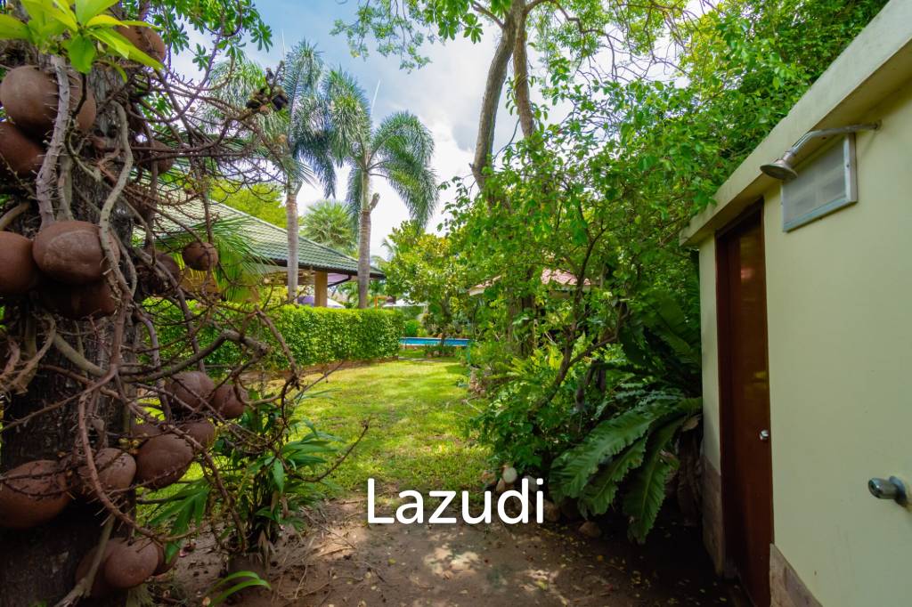 1,100 Sqm 4 Bed 4 Bath Villa For Sale