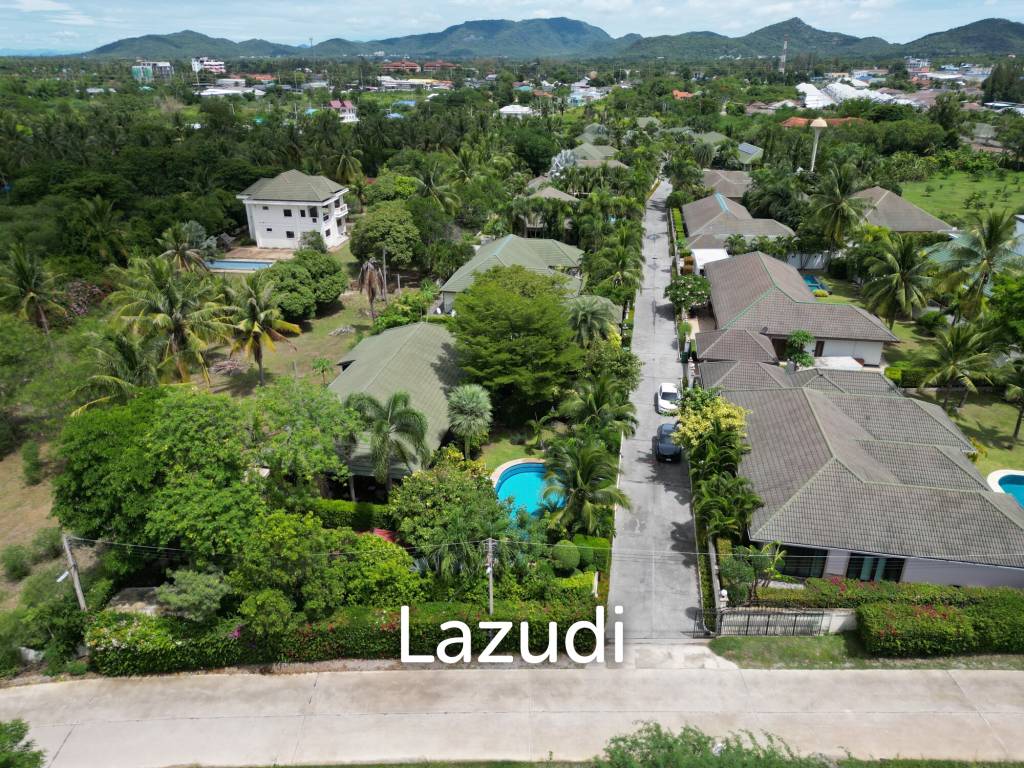 1,100 Sqm 4 Bed 4 Bath Villa For Sale