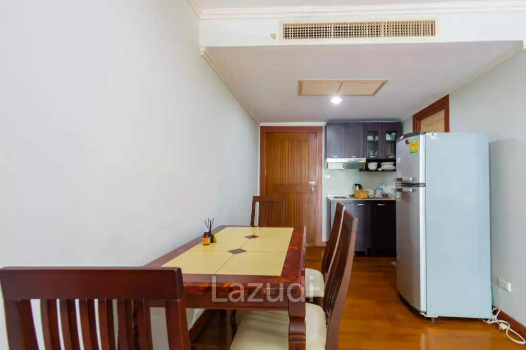 THE BEACH PALACE :  Studio room condo near the beach