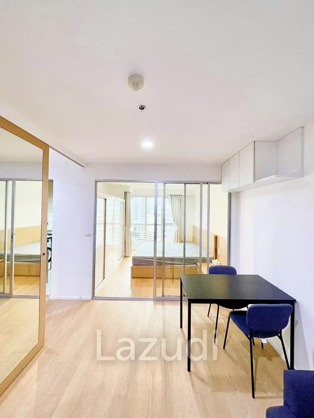 1 Bed 1 Bath 38 SQ.M Rhythm Sathorn - Narathiwas