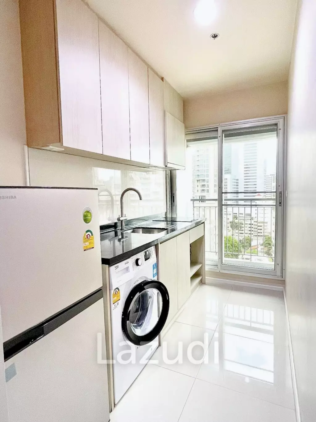 1 Bed 1 Bath 38 SQ.M Rhythm Sathorn - Narathiwas