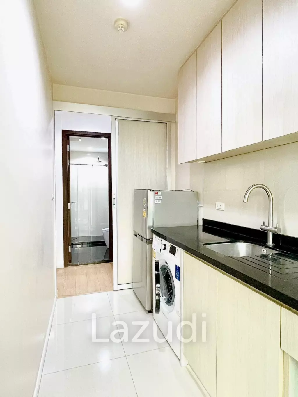 1 Bed 1 Bath 38 SQ.M Rhythm Sathorn - Narathiwas