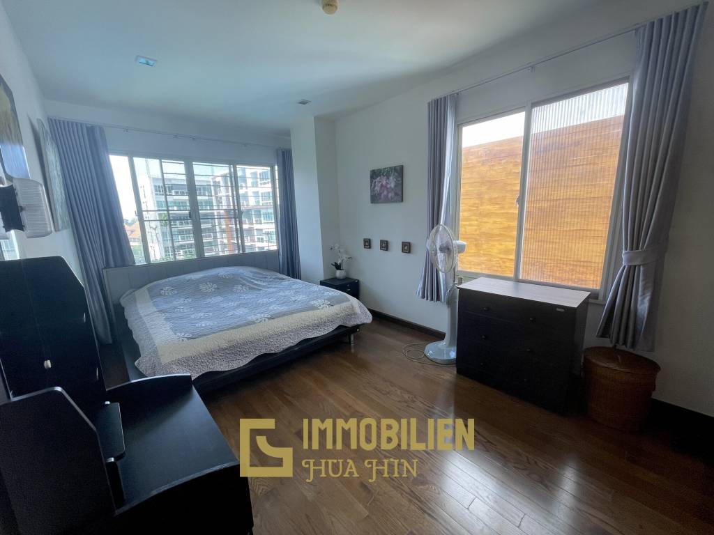 Helle Eigentumswohnung im 5. Stock / tolle Aussicht / voll möbliert