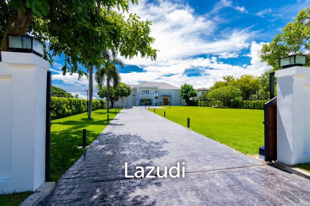 2,600 Sqm 4 Bed 5 Bath Villa For Sale