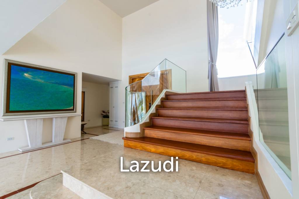 2,600 Sqm 4 Bed 5 Bath Villa For Sale