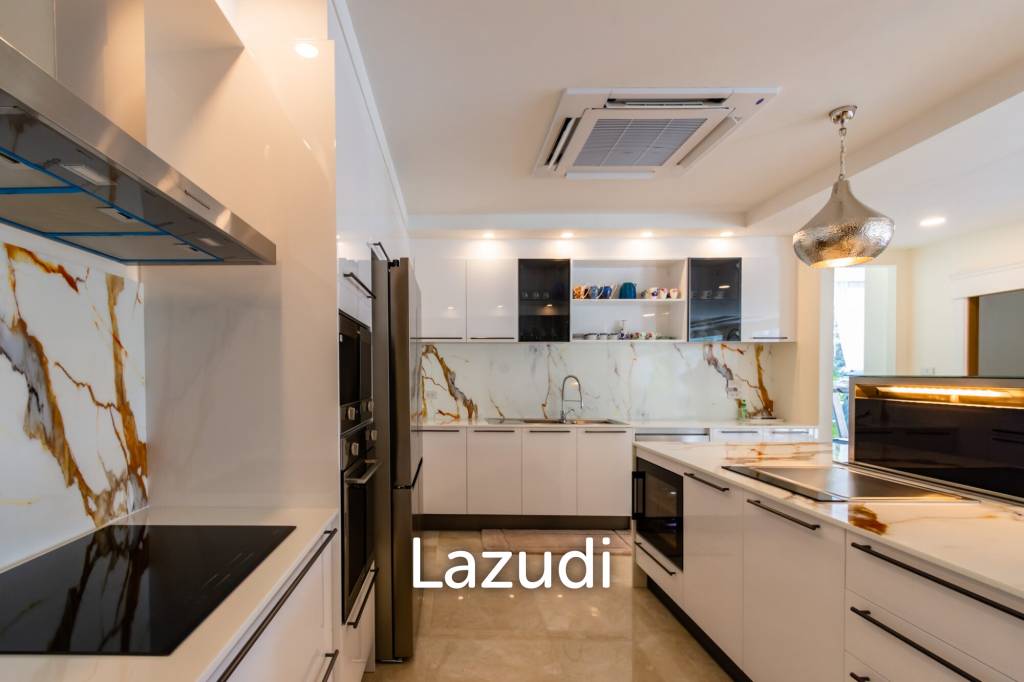 2,600 Sqm 4 Bed 5 Bath Villa For Sale