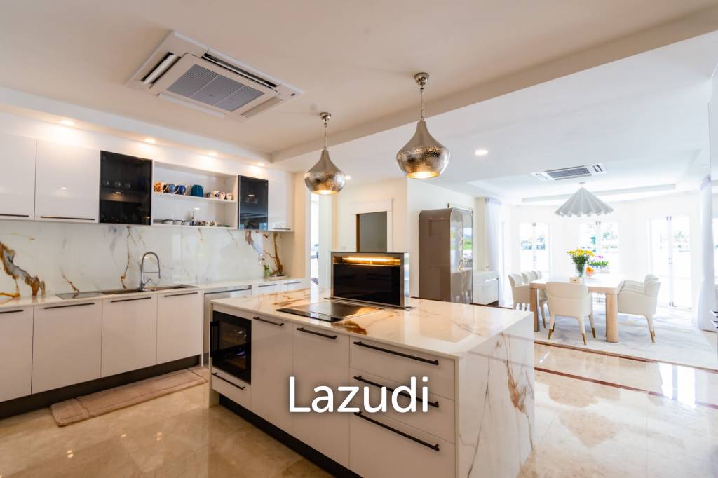 2,600 Sqm 4 Bed 5 Bath Villa For Sale