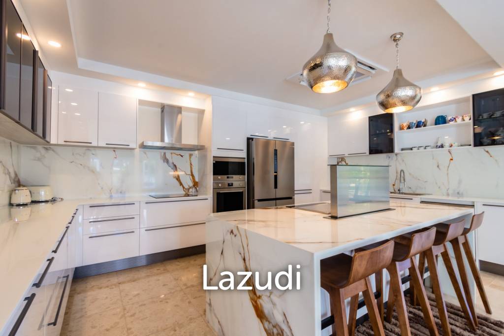 2,600 Sqm 4 Bed 5 Bath Villa For Sale