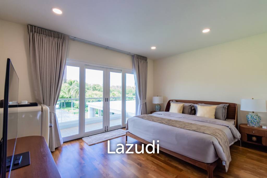 2,600 Sqm 4 Bed 5 Bath Villa For Sale