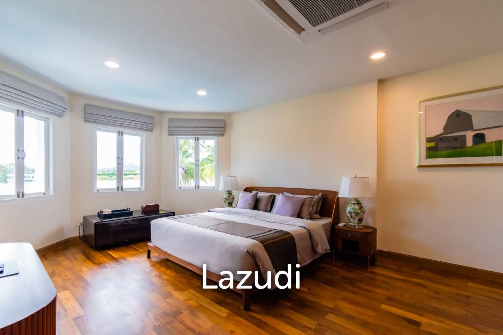 2,600 Sqm 4 Bed 5 Bath Villa For Sale