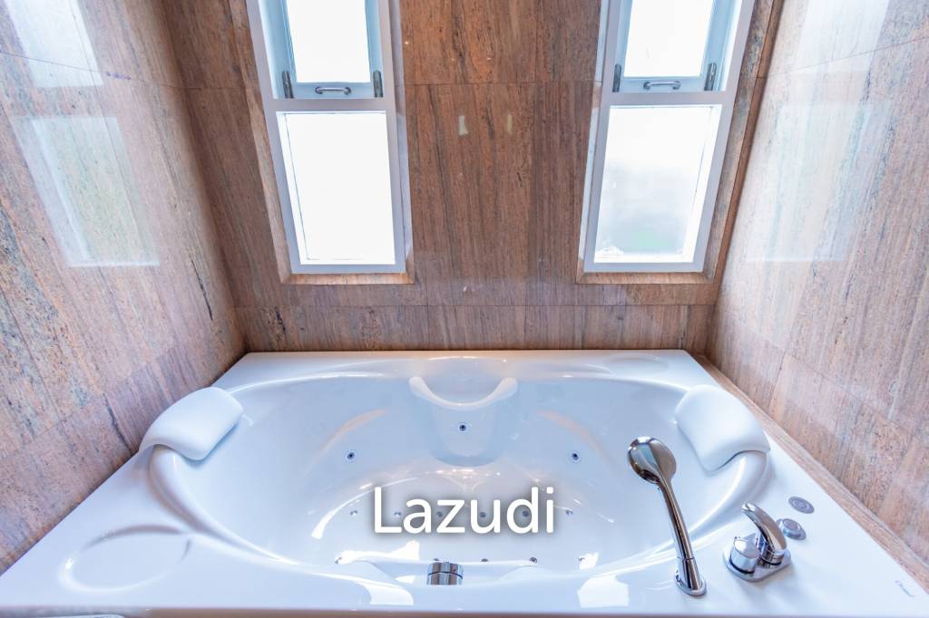 2,600 Sqm 4 Bed 5 Bath Villa For Sale