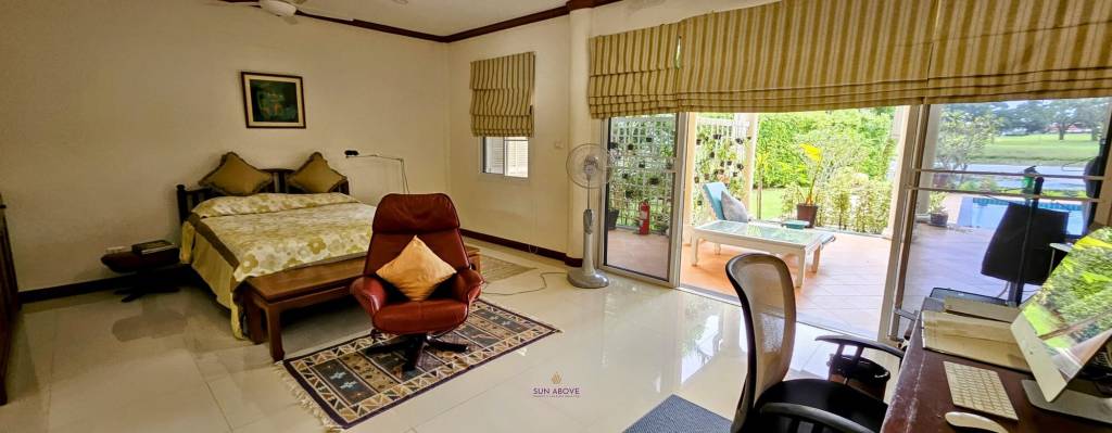 4 Beds Lake and Golf View Villa in Laguna