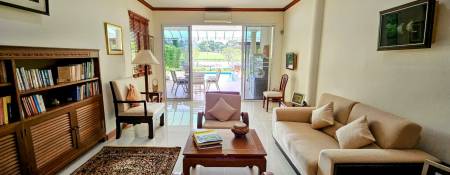 4 Beds Lake and Golf View Villa in Laguna