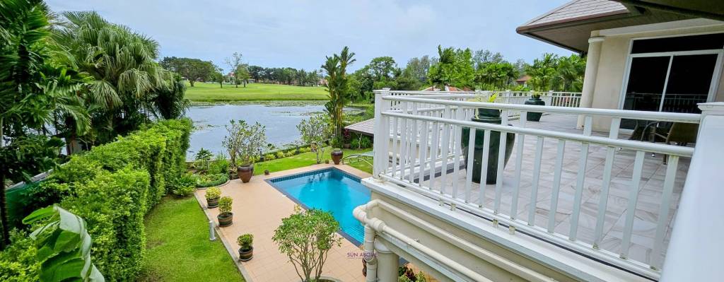 4 Beds Lake and Golf View Villa in Laguna