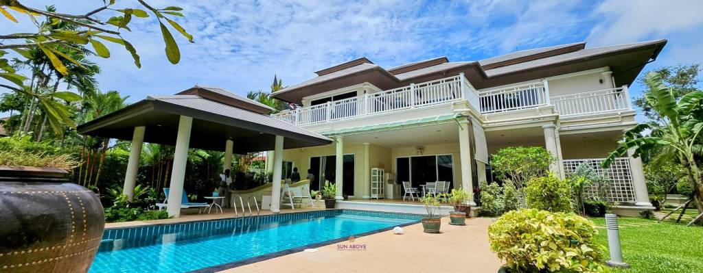 4 Beds Lake and Golf View Villa in Laguna