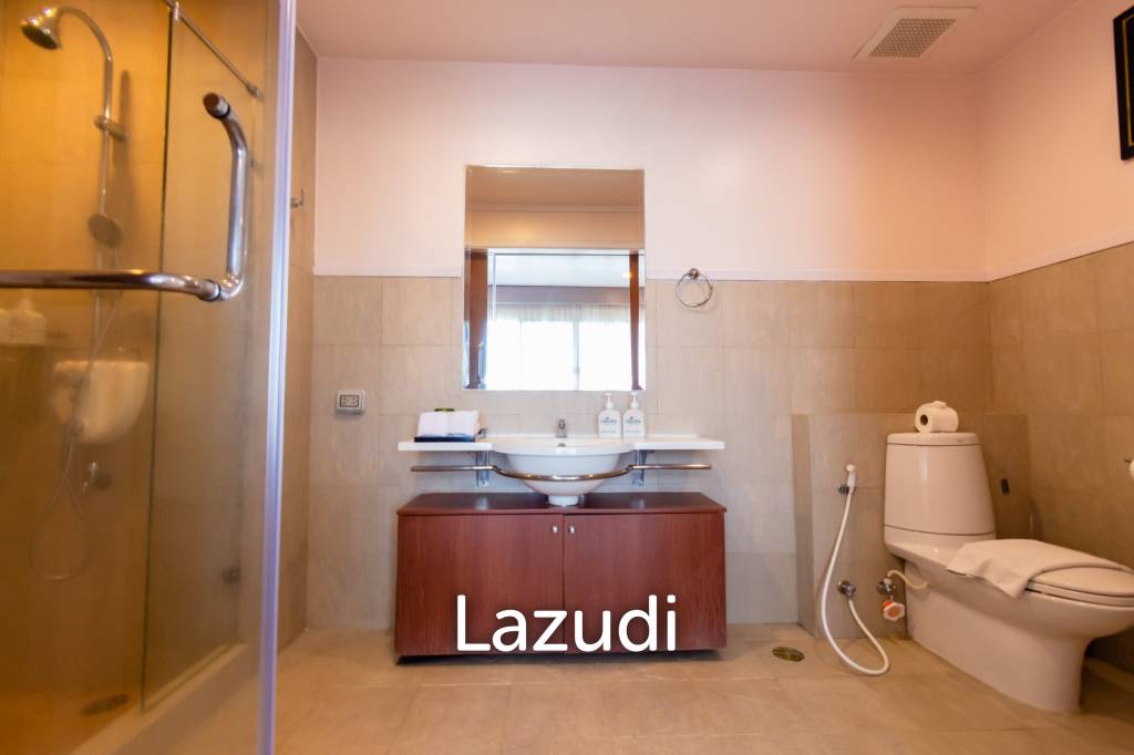 BOATHOUSE : 2 Bed Seaview Condo